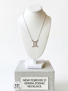 NWT Forever 21 Gemini Zodiac Pendant Necklace Silver Rhinestone Astrology